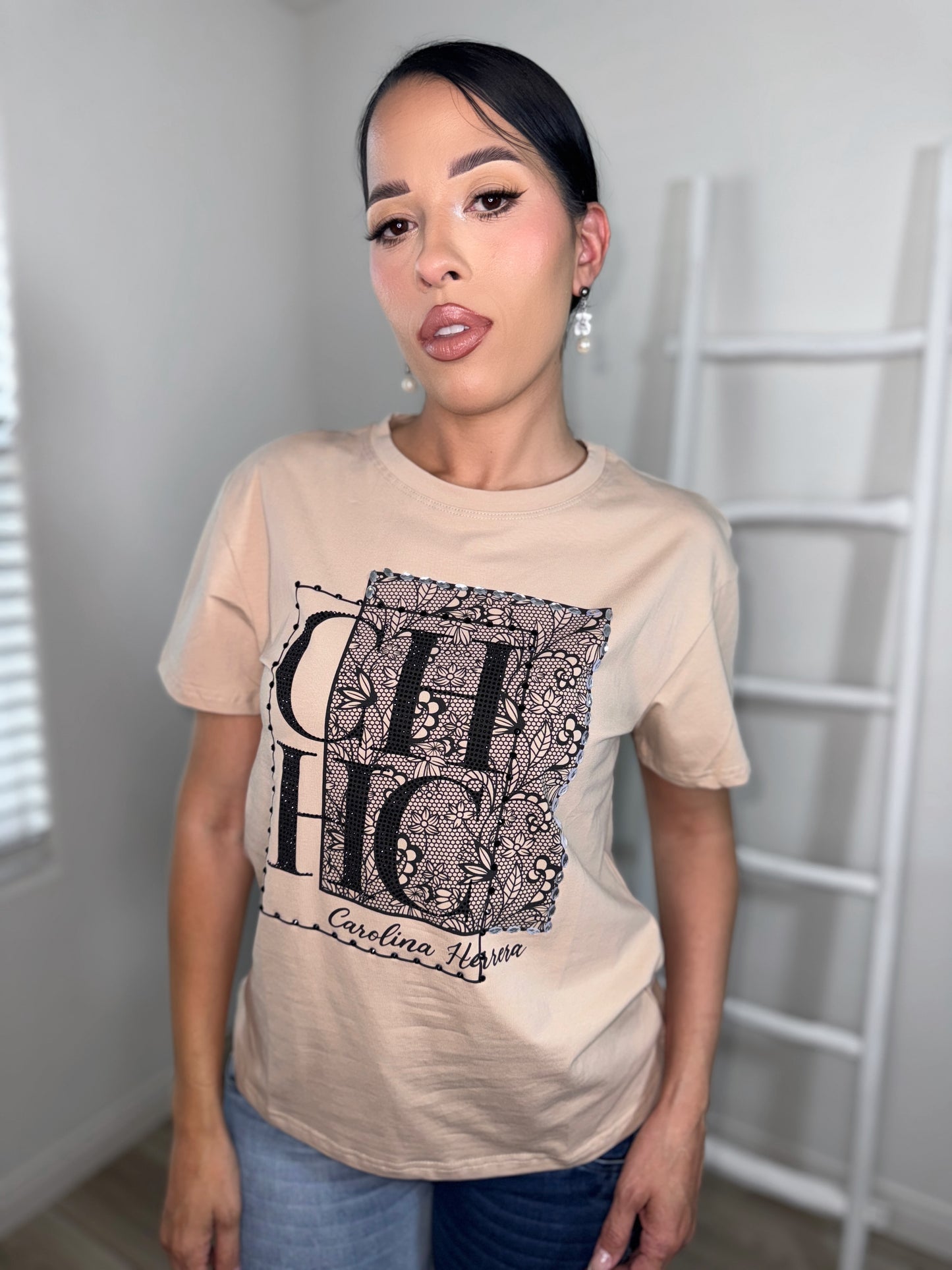Chic Carolina Beige Tee